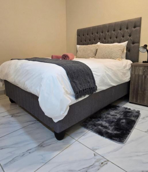 55 New Street, Makhanda
